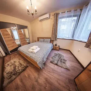 https://design-1bdr-apartment-in-top-center-free-parking.sofiahotelsbg.com