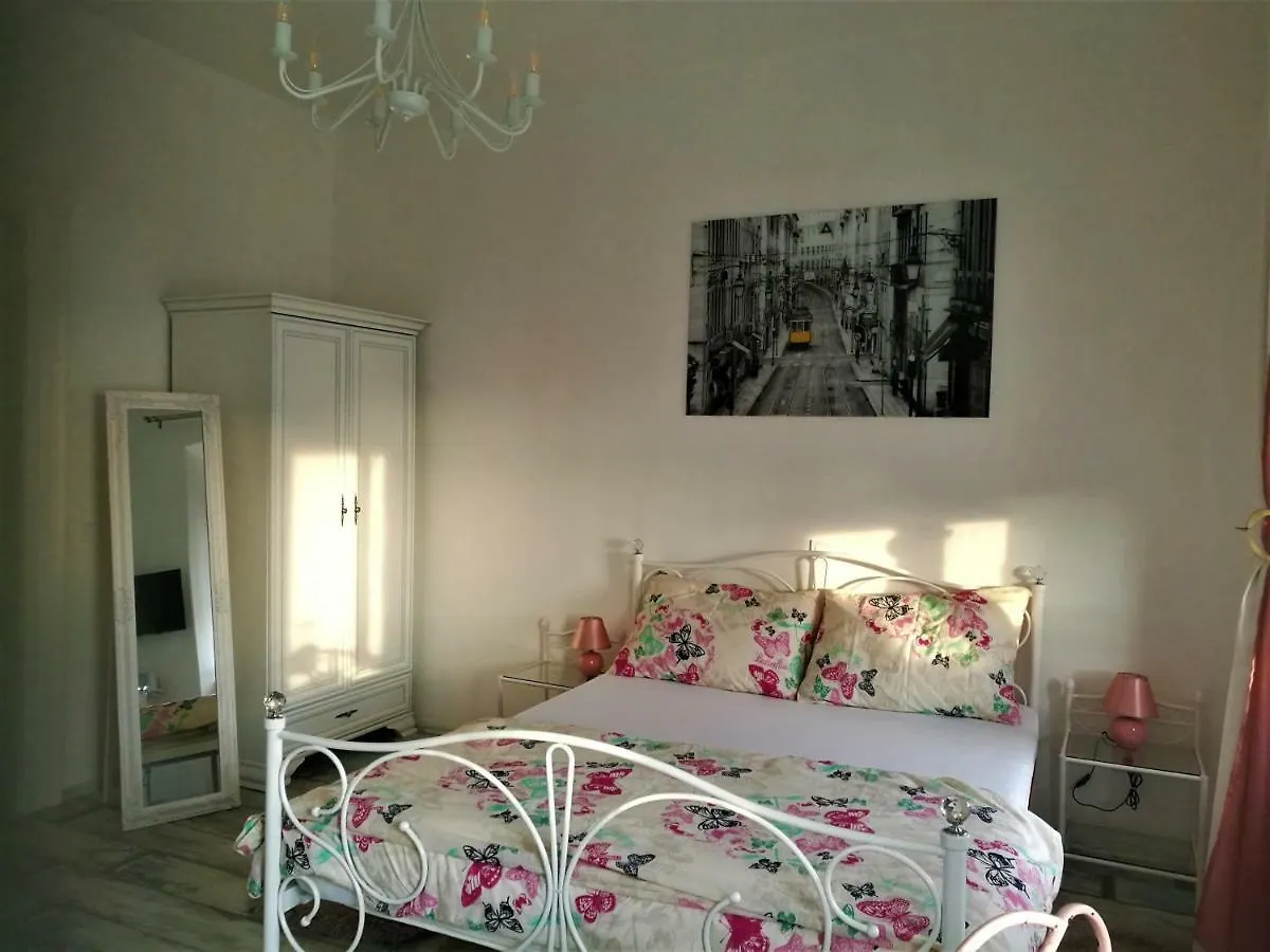 Main Square Apartments With Sea View Pula 0*,